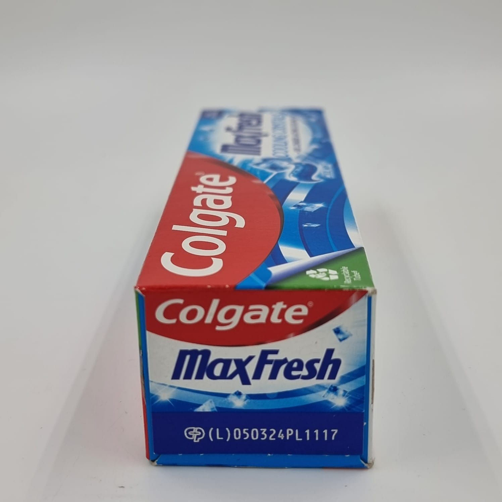 Зубная паста Max Fresh Cooling Crystals Cool mint 75 мл (Из Финляндии)