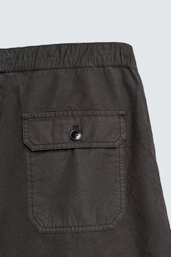 ZARA ШОРТЫ REGULAR FIT С ЭФФЕКТОМ ПОТЕРТОСТИ, ЧЕРНЫЙ