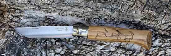 Складной нож Opinel №8 Animalia, нержавеющая сталь, рукоять дуб, гравировка олени c клинком из стали Sandvik™ 12С27