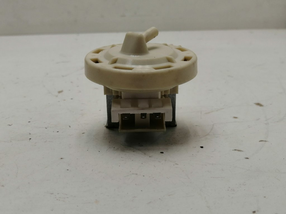 F12A8CDP кт106 Датчик уровня воды для стиральной машины LG F12A8CDP б/у