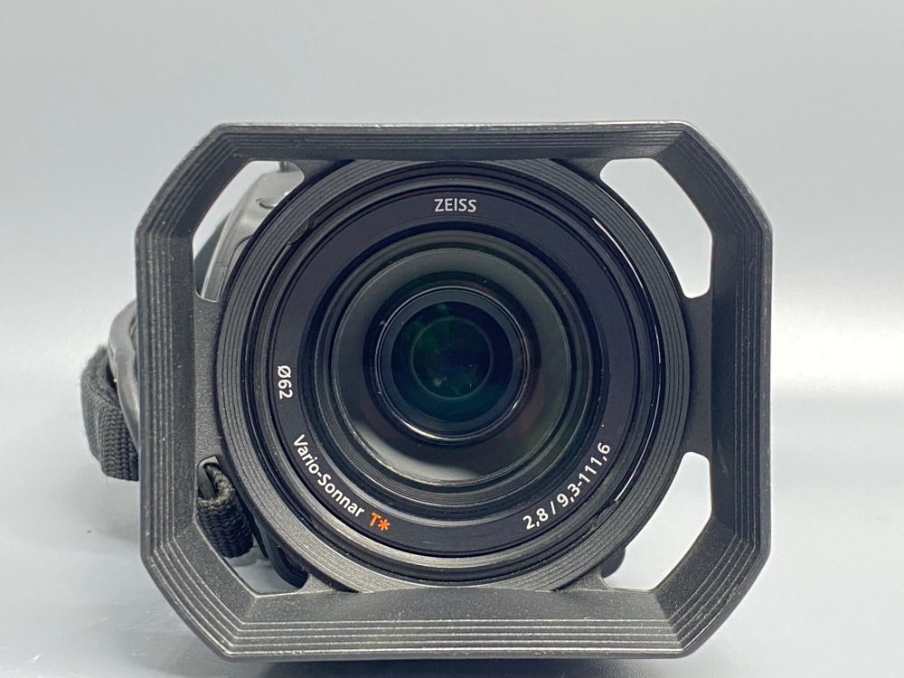 Sony FDR-AX700