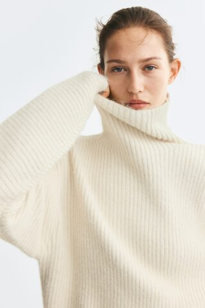 Свитер с воротником-полуводолазкой — Цвет слоновой кости - H&M