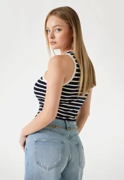 Топ женский GUESS