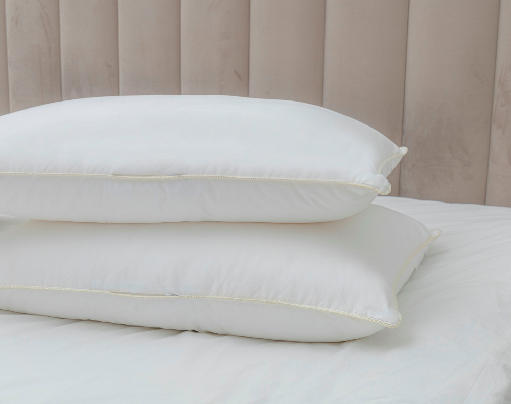 Подушка шелковая мягкая 50x70 Luxe Dream Liberty Silk LC1001