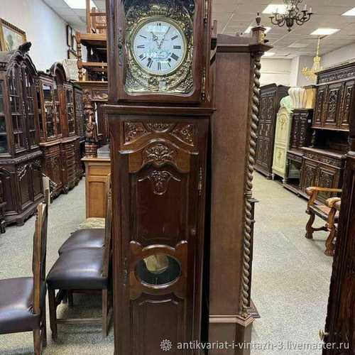 Старинные напольные часы
