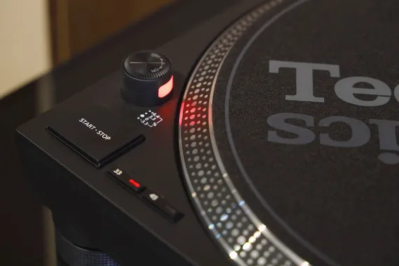 Technics SL-1210MK7EE Black