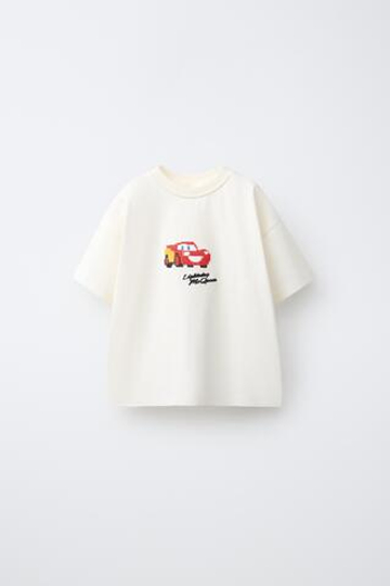 ZARA ФУТБОЛКА С ВЫШИВКОЙ КРЕСТИКОМ CARS LIGHTNING MCQUEEN © DISNEY/PIXAR, ЖЕЛТОВАТО-БЕЛЫЙ