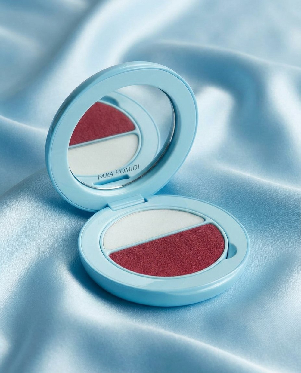 Помада Essential Lip Compact
