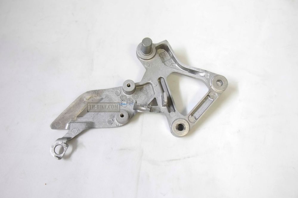 50600-KPP-T00. HOLDER, R. STEP. Honda CBR125-150 (2012-2019)
