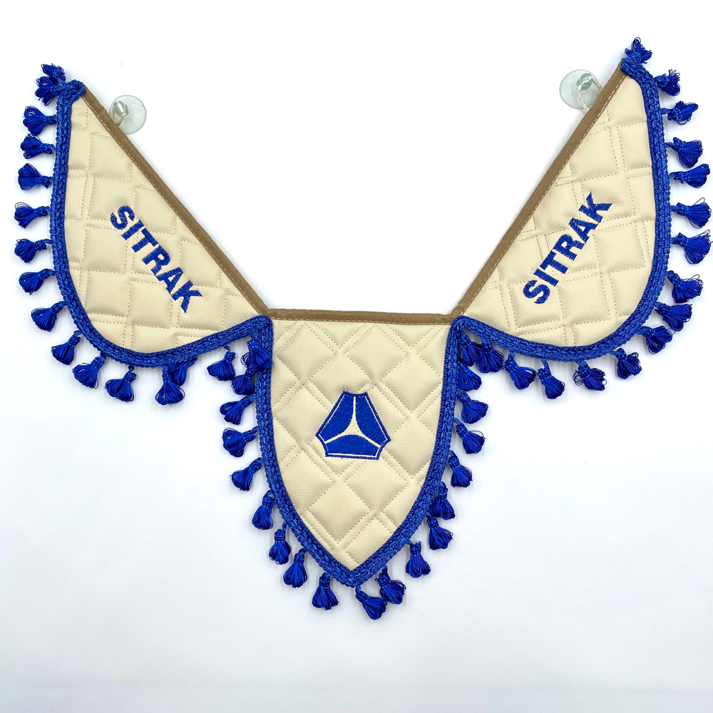 Вымпел тройной Sitrak (экокожа, бежевый с синей вышивкой)