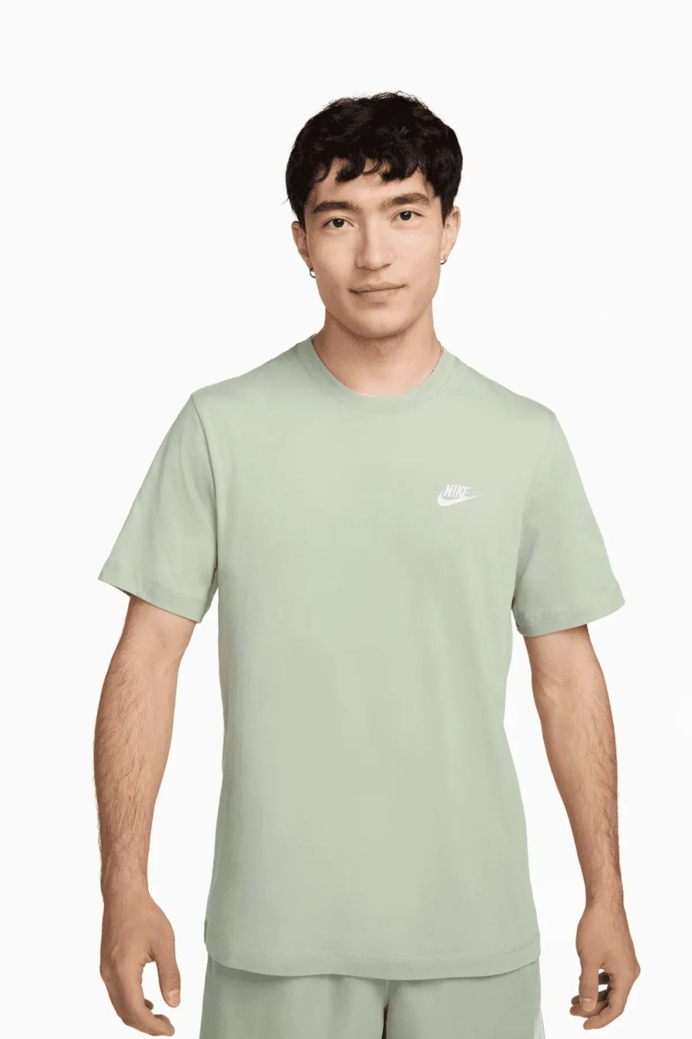 Футболка Nike Sportswear Club - зеленый