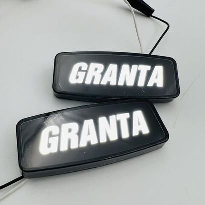 Повторитель поворота на крыло диодный с надписью GRANTA белый для Лада Гранта 2шт