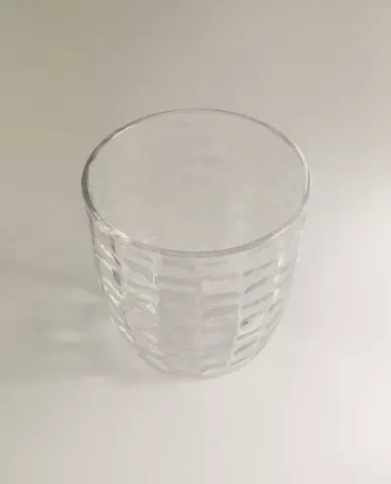 ZARA HOME СТАКАН С РЕЛЬЕФНЫМ УЗОРОМ «КВАДРАТЫ», ПРОЗРАЧНЫЙ