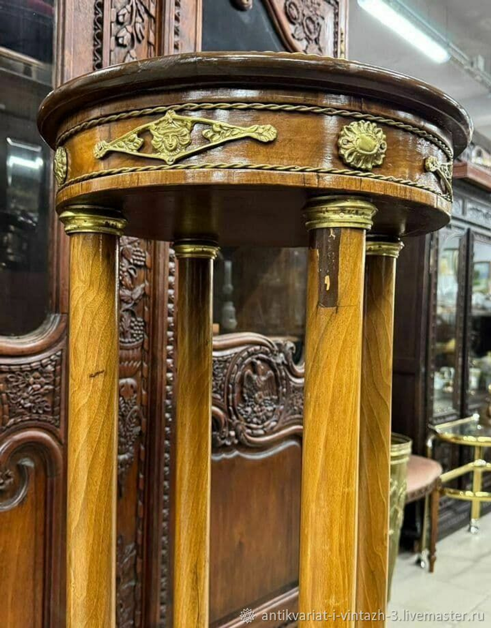 Большая старинная подставка/постамент