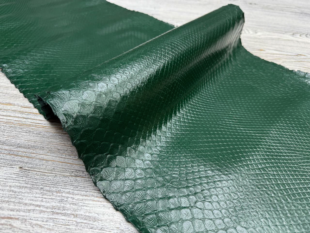 Кожа питона цв. Зеленый / Praga Lux Emerald, толщ. 0,9-1,1 мм