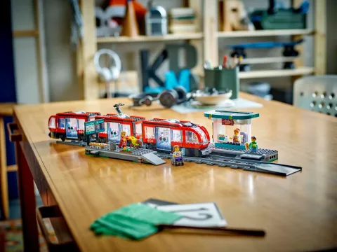 Конструктор LEGO City 60423 Троллейбус и станция