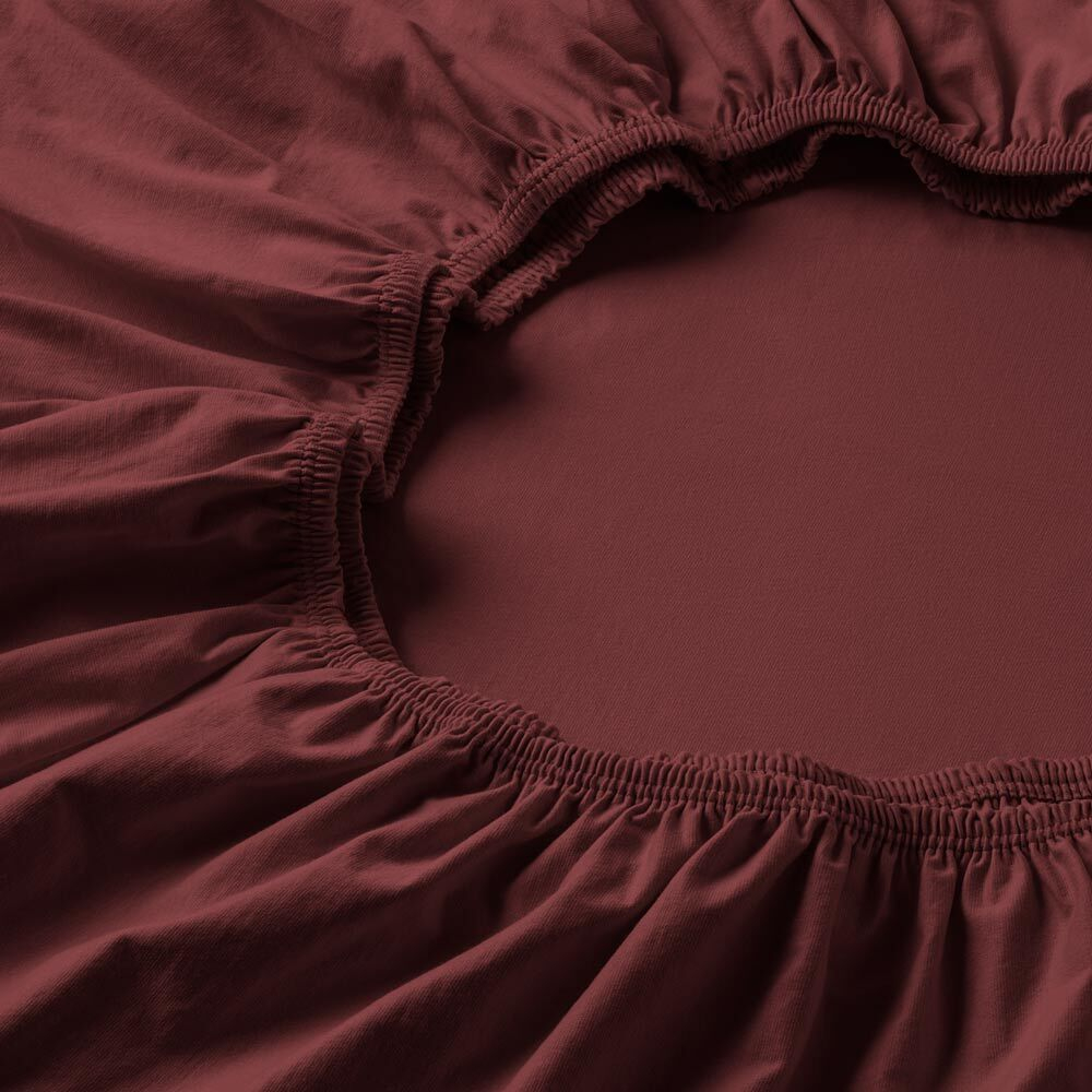 Простыня на резинке 150х200 Estella 065 mauve бордовая