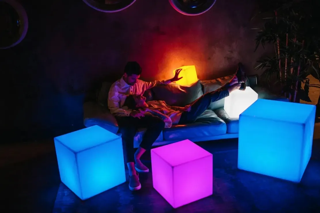 Светящаяся мебель, LED-предметы интерьера