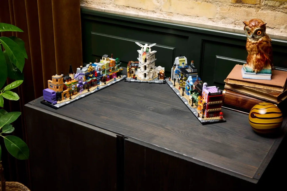 Конструктор LEGO Harry Potter 76444 Косой переулок Волшебные магазины