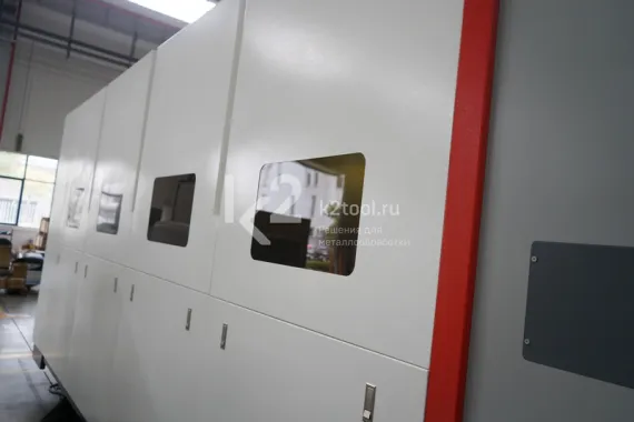 Лазерный станок HGTECH SMART3015PRO 3 кВт с защитной кабиной и сменным столом для резки листов металла