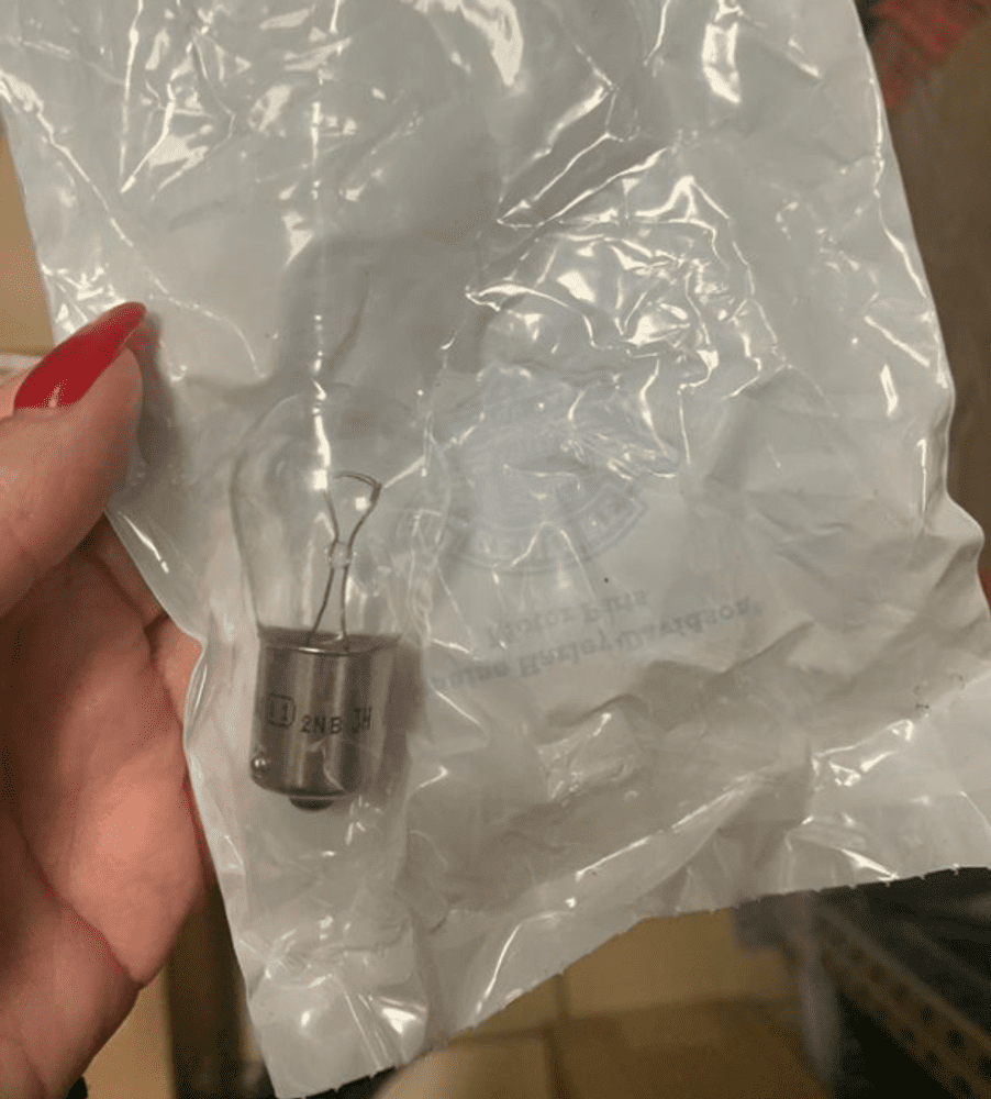 68163-84 Лампа поворотника DIRECTIONAL LIGHT BULB, HDI