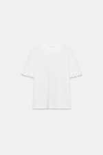 ФУТБОЛКА С ОБЪЕМНЫМИ ЦВЕТАМИ — ZARA