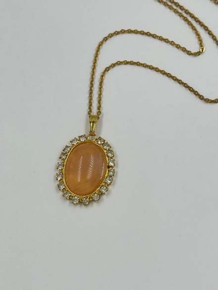 Кулон с оранжевой вставкой