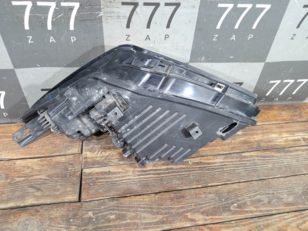 Фара правая LED Geely Coolray 23-нв Б/У Оригинал 7051055200