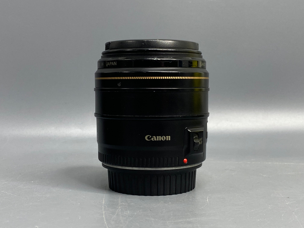 Canon EF 85mm 1.8 USM пылинки и царапки на передней линзе