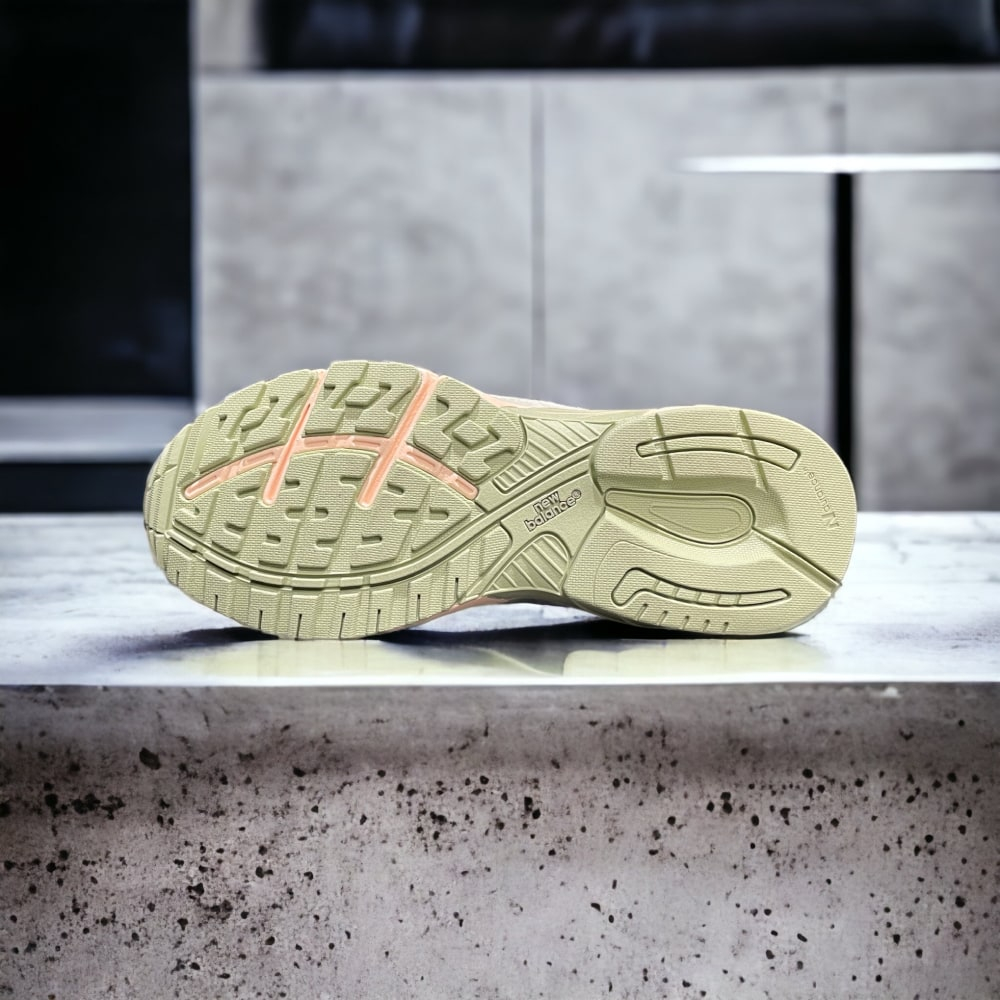 New Balance 993 • Light Green
