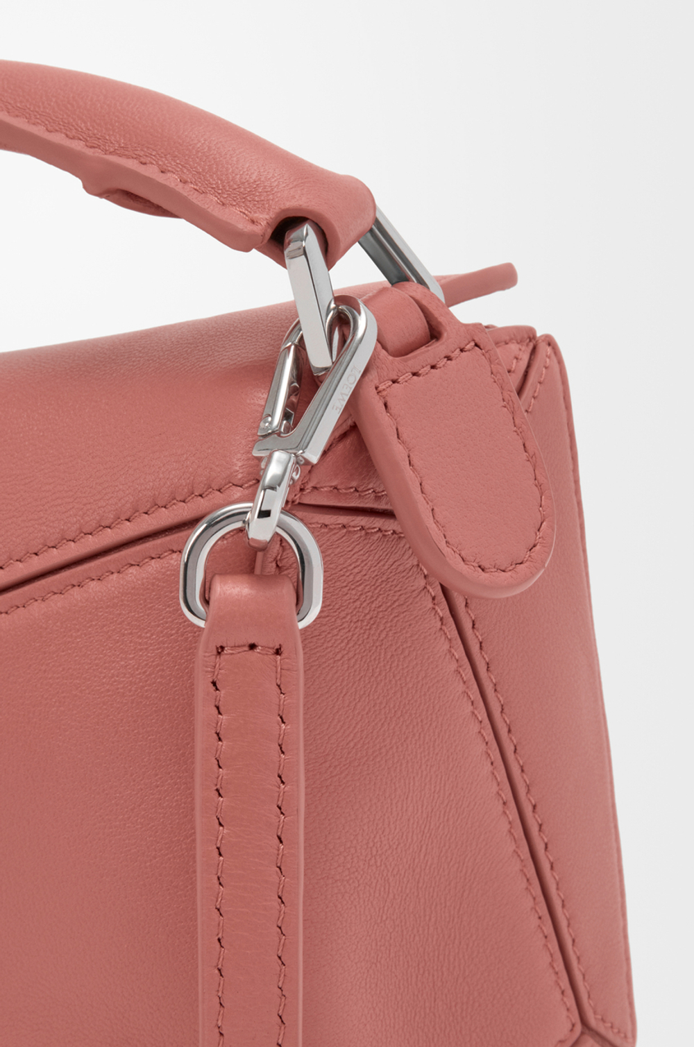 Loewe Сумка-мини Puzzle Featherlight из овечьей кожи наппа, красноватый