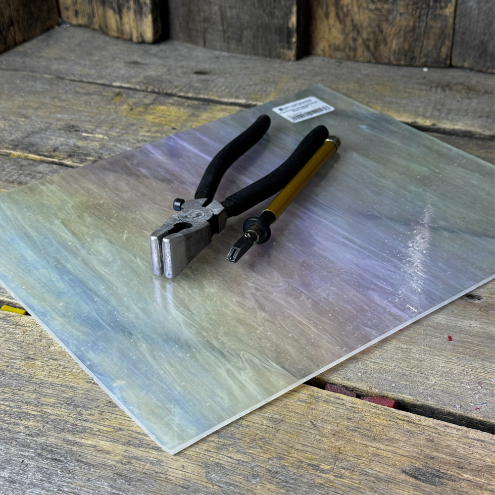Стекло белое с иризацией Juying Stained Glass I/A0-00 с инструментами