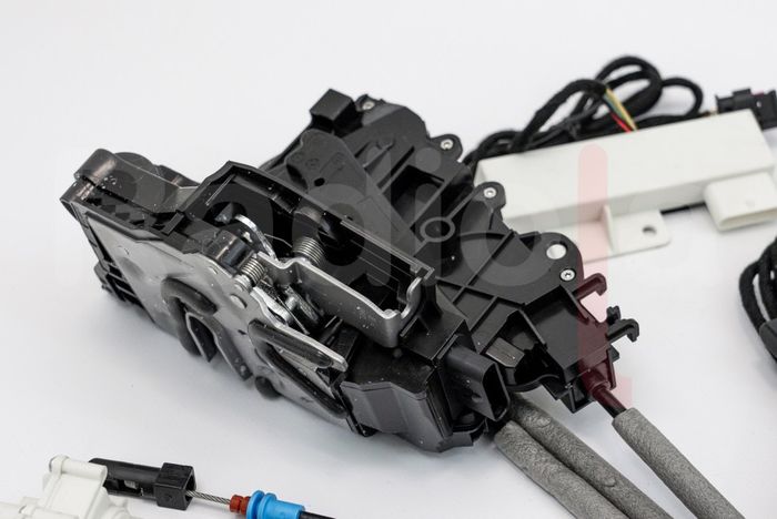 Автоматические доводчики на 4 двери для Toyota и Lexus 2014+ - RDL-SAT-Z01