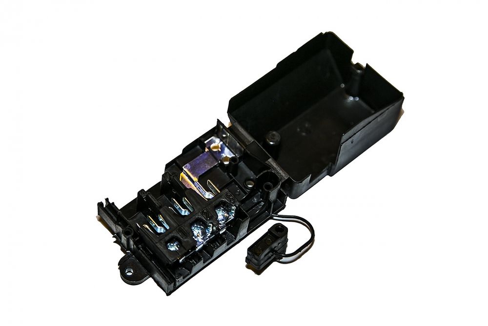 Клемная коробка Ariston, Indesit, Whirlpool и др. 39459, 39454, 82587 Клемная коробка Ariston, Indesit, Whirlpool и др. 39459, 39454, 82587
