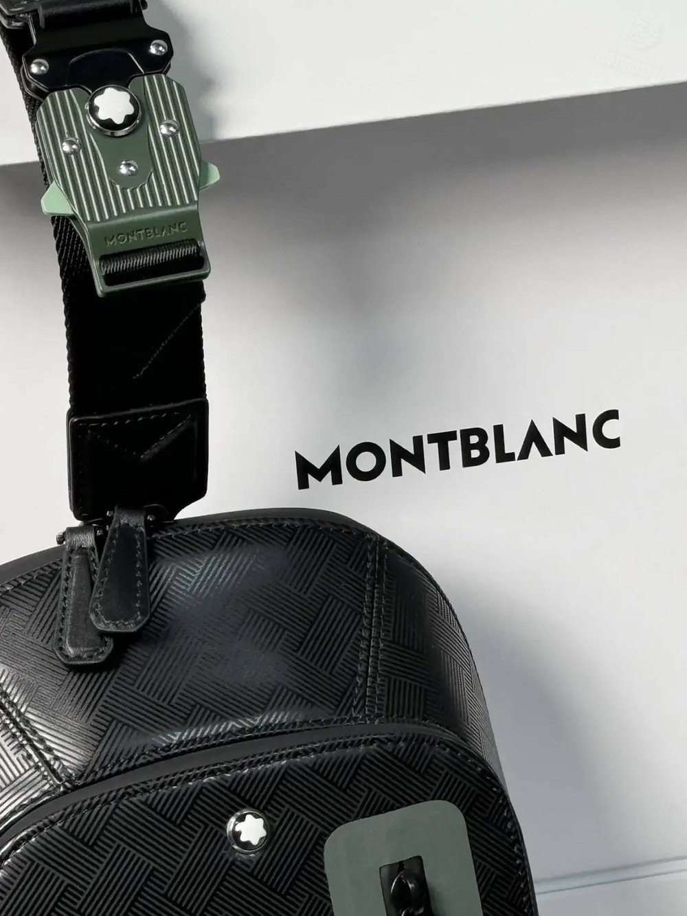Нагрудная сумка-слинг Montblanc Extreme 3.0