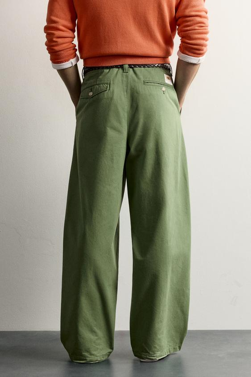 ZARA - FRUIT OF THE LOOM™ БРЮКИ-ЧИНО В СКЛАДКУ, ЗЕЛЕНЫЙ