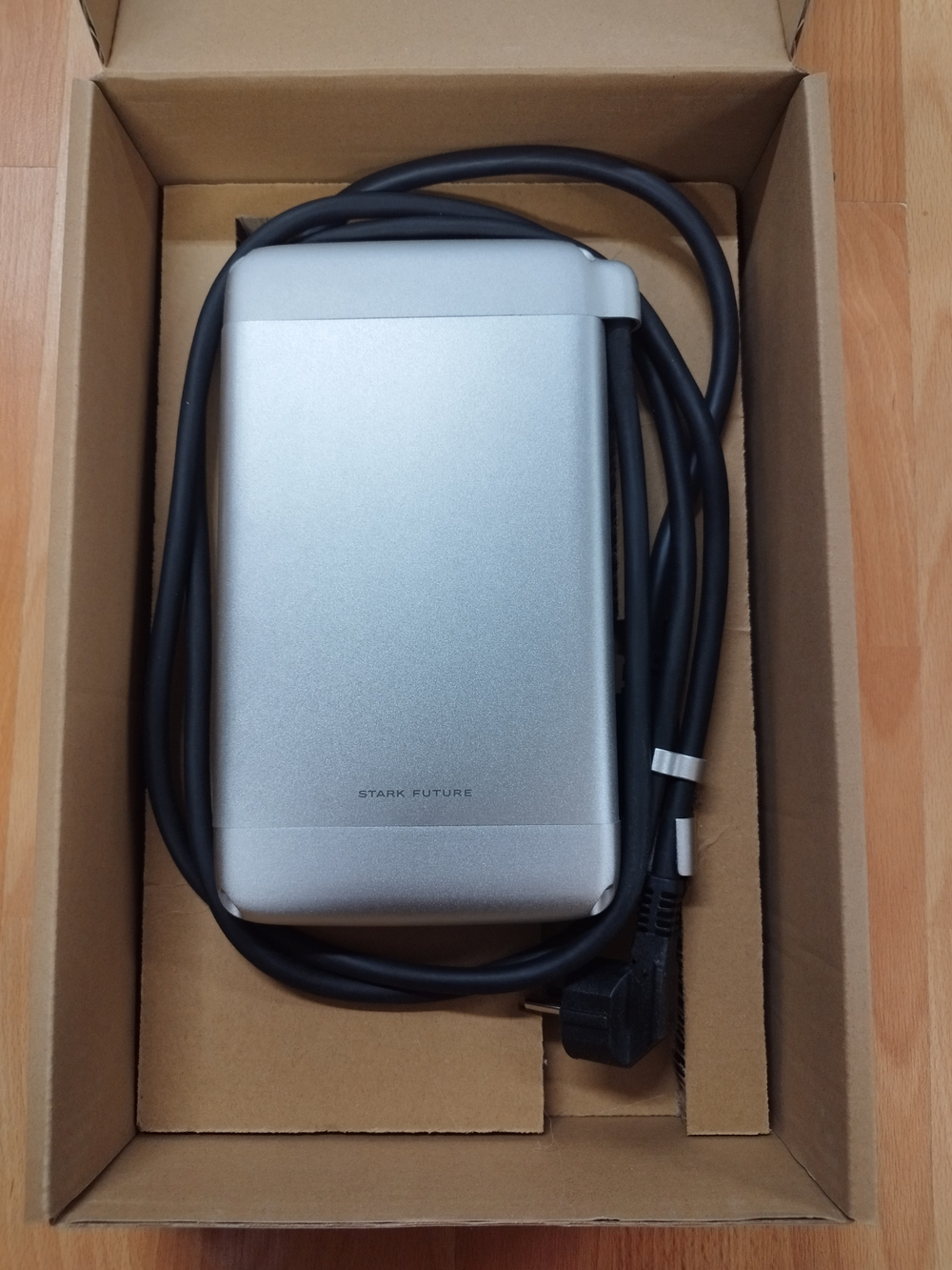 Портативная зарядка 3.3 кВт STARK VARG Portable Charger