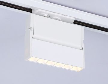 Трековый однофазный светодиодный светильник 6W 3000K 24° GL6811 WH белый Track System Ambrella