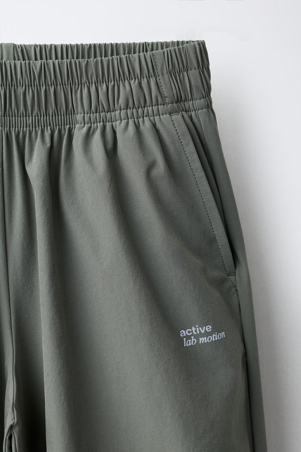 ZARA БРЮКИ-ДЖОГГЕРЫ СПОРТИВНЫЕ ИЗ НЕЙЛОНА, ХАКИ