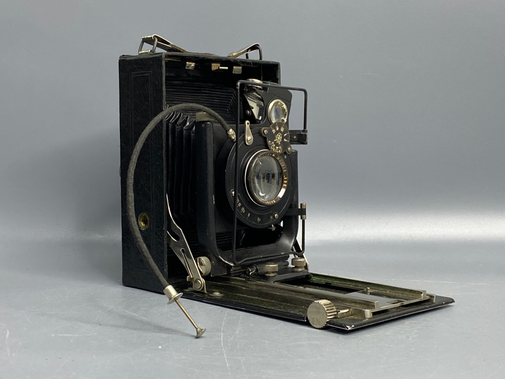 Фотокор № 1 трудно выезжает по рельсе механизм