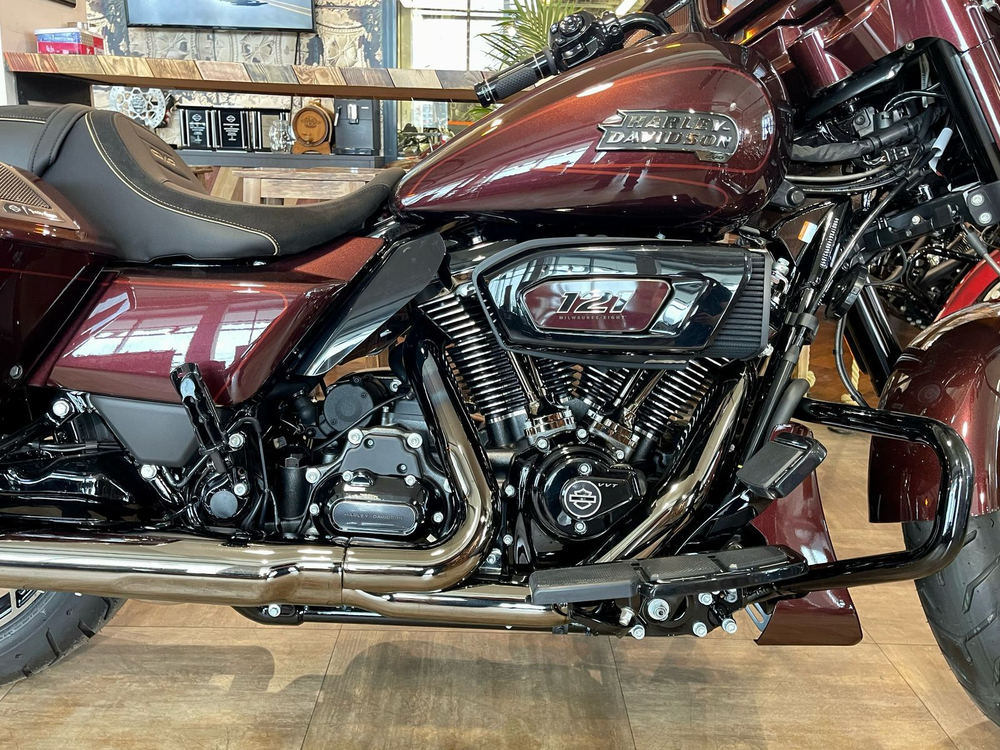 Harley-Davidson CVO Street Glide, 2024 COPPERHEAD
