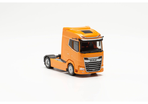 Тягач DAF XG, оранжевый
