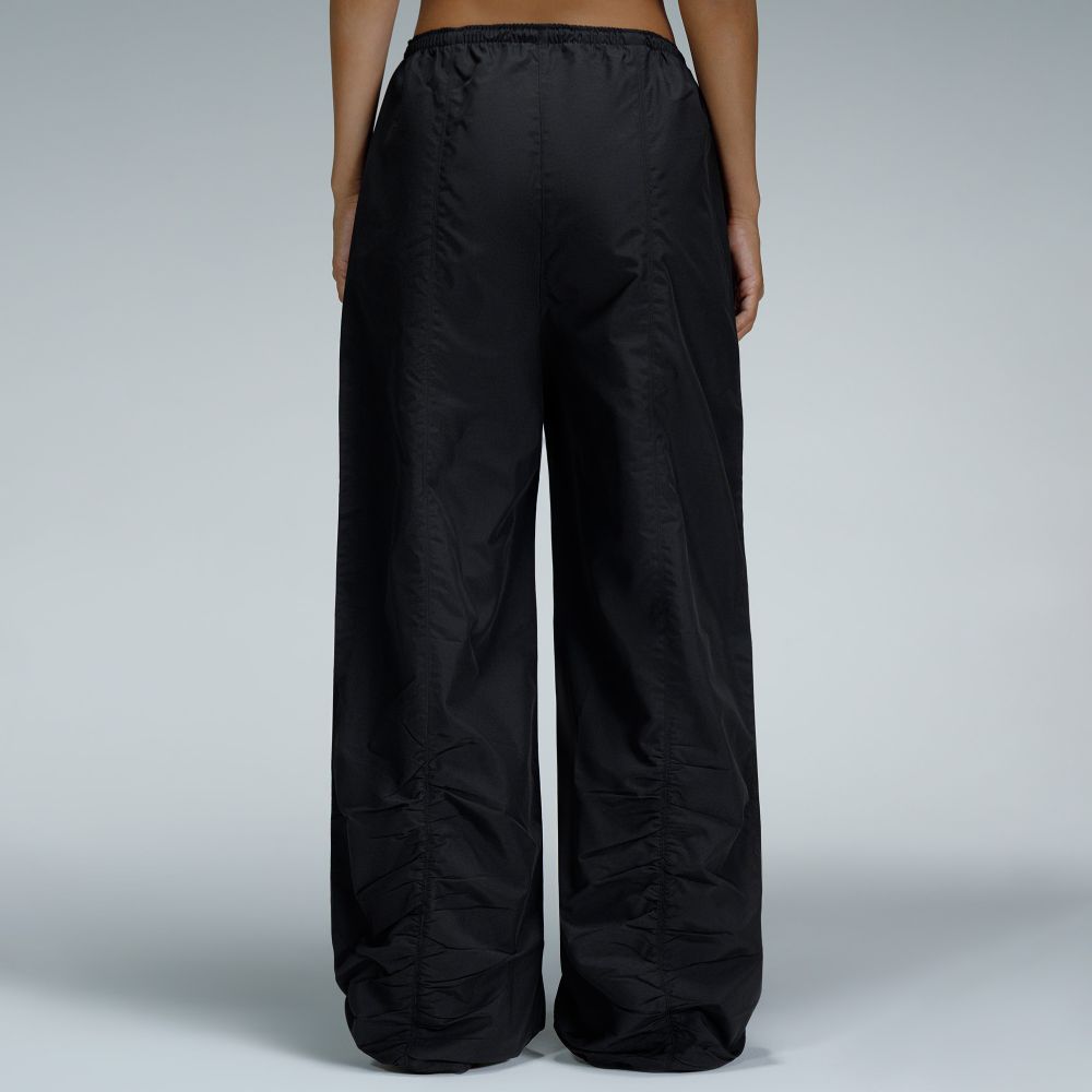 Брюки спортивные женские PUMA ESS Relaxed Barrel Ripstop Cargo Slouchy Pants