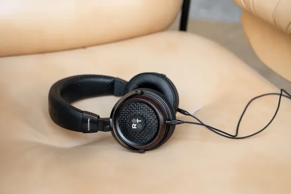 Radiotehnika Feylon Black