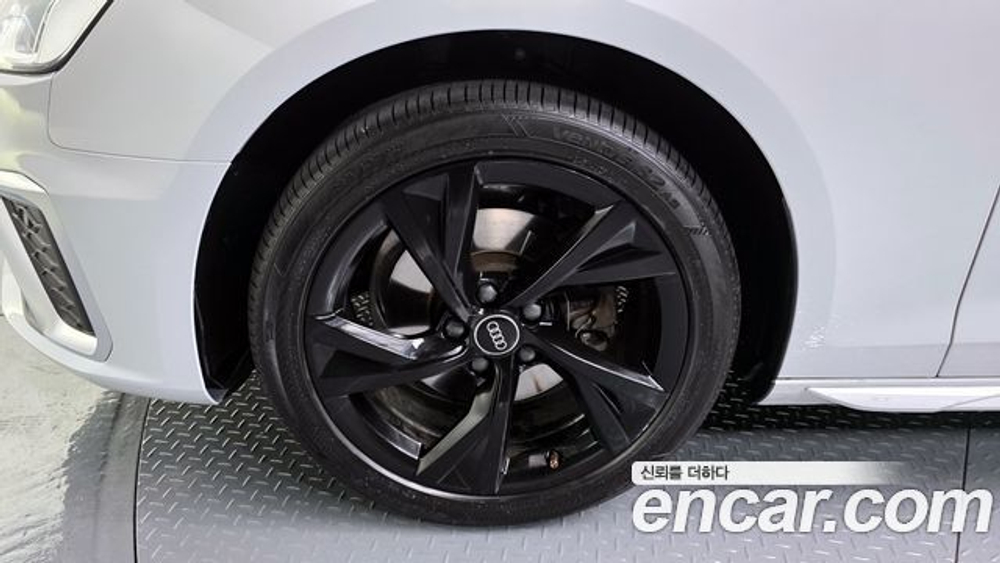 Audi A4 40 TFSI Premium — 2022