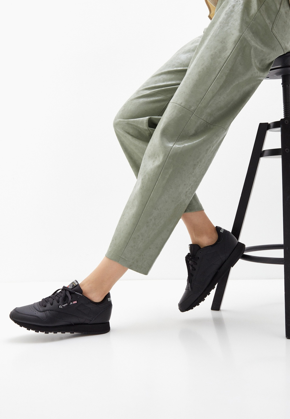 Кроссовки женские REEBOK CLASSIC LEATHER