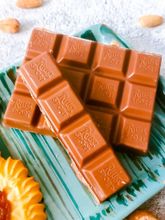 Шоколад молочный Ritter Sport Цельный миндаль 100 г