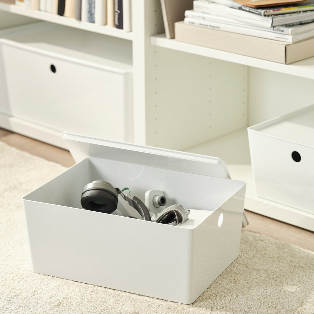 IKEA KUGGIS  (ИКЕА КУГГИС)  -  Контейнер с крышкой - белый 26х35х15 см