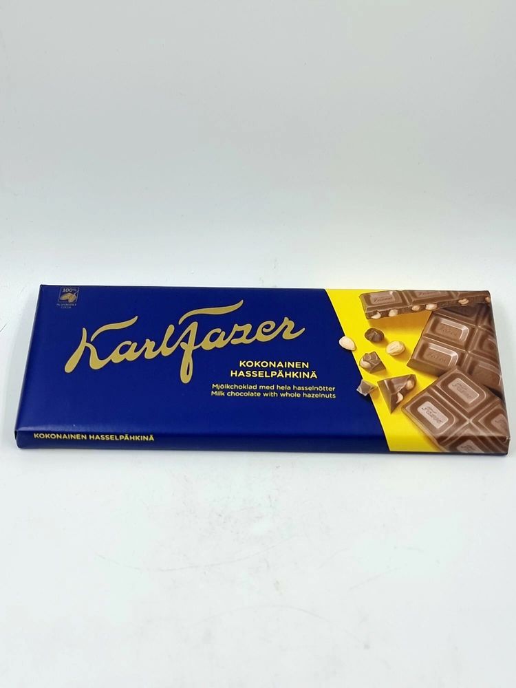 Шоколад молочный Fazer с цельным лесным орехом 200 г x 2 шт