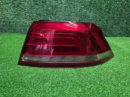 Фонарь правый внешний VW Passat B8 (14-20) седан
